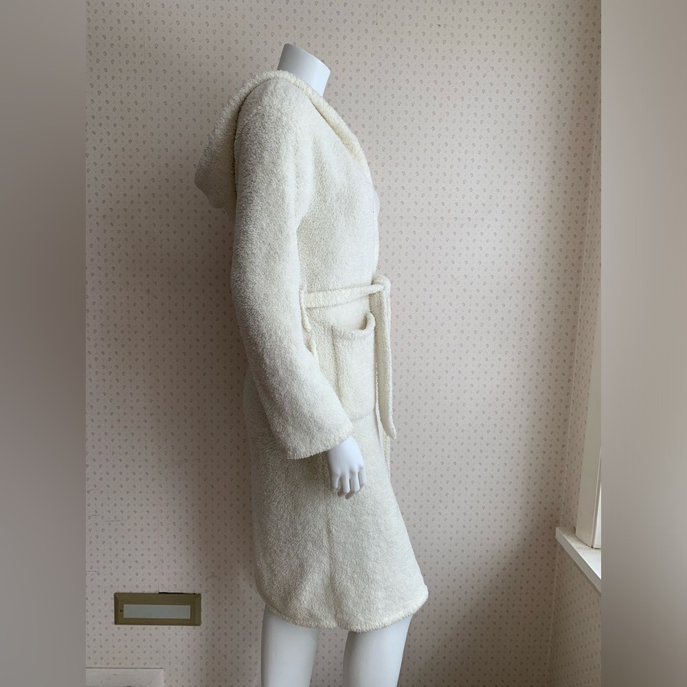 Barefoot Dreams Cream Hooded Plush Robe with Belt - Picture 2 of 9